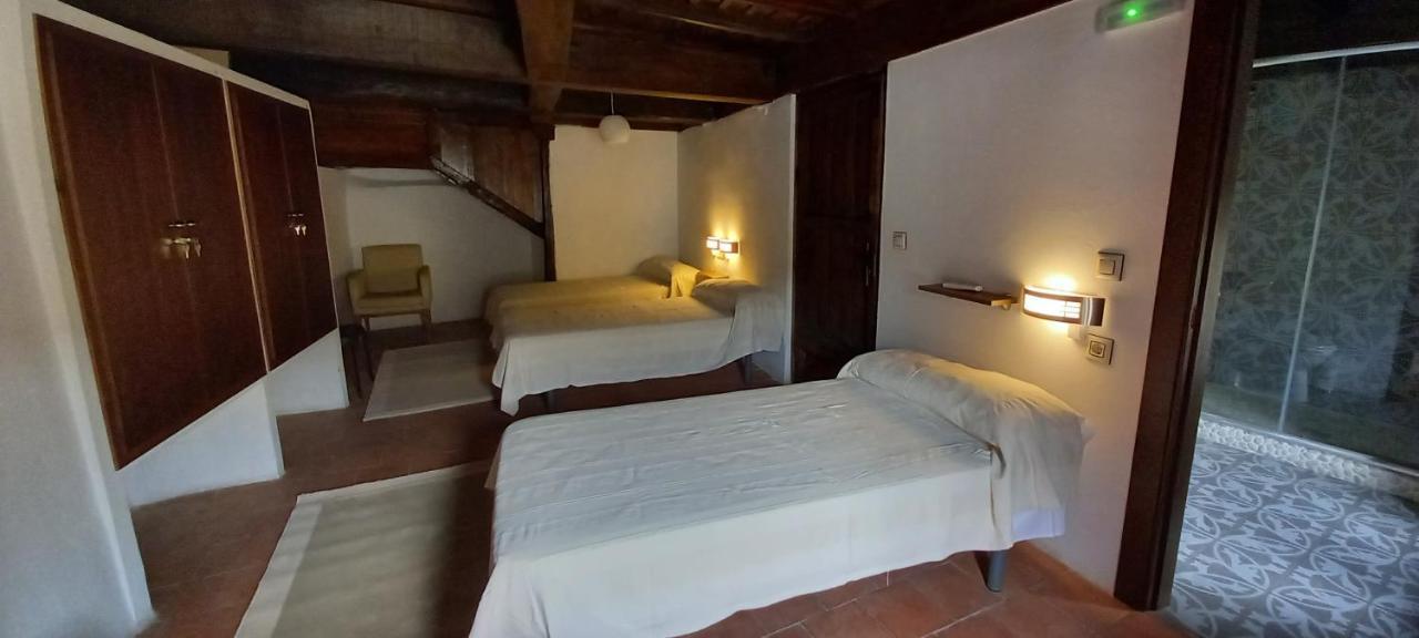 Albergue Turistico "San Blas" De Oliva De Plasencia المظهر الخارجي الصورة
